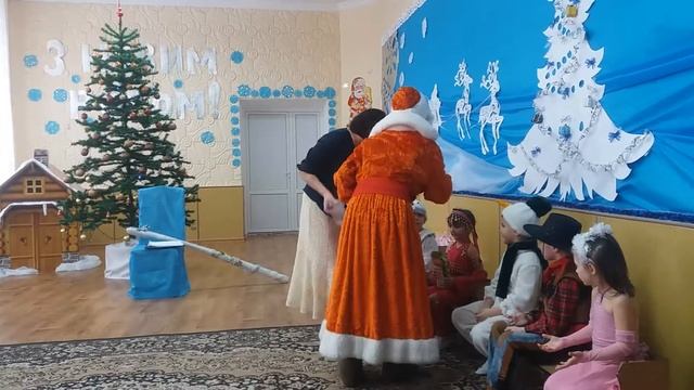 Новый год у садике смотреть онлайн