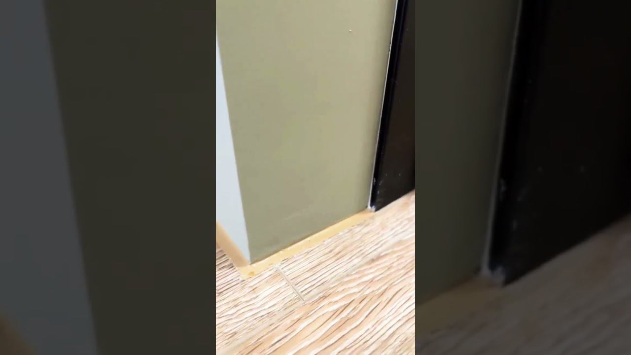 Оформление примыкания пола к стене без плинтуса, безусадочным герметиком смотреть онлайн