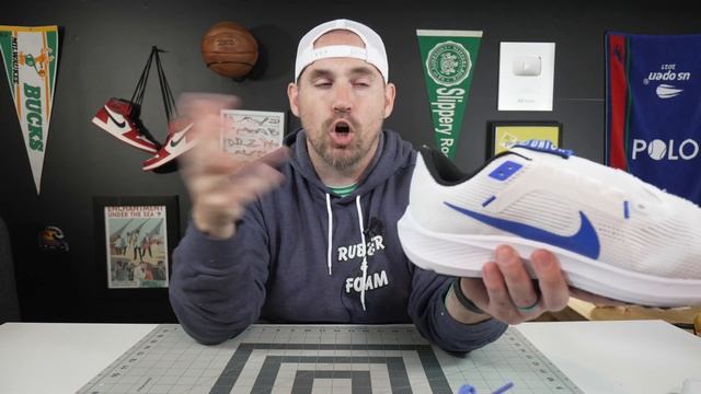 Foot Doctor Reviews The Nike Pegasus 40 From The Inside Out смотреть онлайн