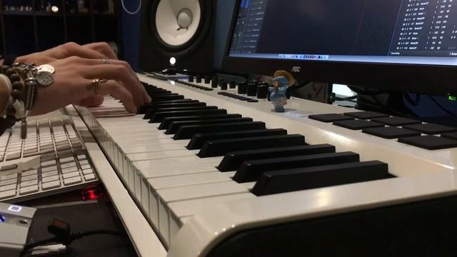 Turn Around (rtmgbn piano sketch) смотреть онлайн