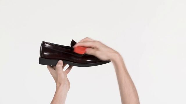 Bata Shoe Care // How to maintain leather shoes смотреть онлайн