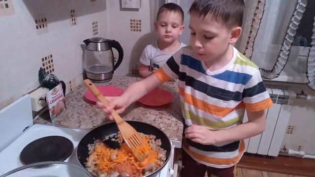 ЧТО ПРИГОТОВИТЬ НА УЖИН/ВКУСНЫЕ МАКАРОНЫ смотреть онлайн