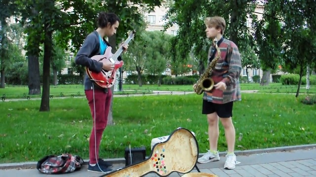 ДЖАЗ МУЗЫКА НА УЛИЦЕ ► Импровизация Саксофон И Гитара смотреть онлайн