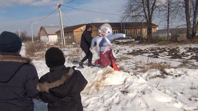 Проводы зимы,сжигание чучело!!! смотреть онлайн