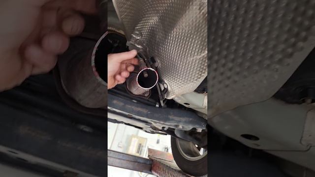 Just in 2017, Mitsubishi outlander stolen catalytic converter fixed while customer is waiting смотреть онлайн