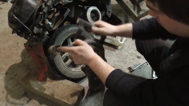 Трайк .Подготовка к покатухам. Или как поставит глушитель .Осторожно КОЛХОЗ. Часть 2 смотреть онлайн