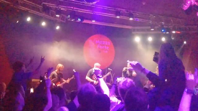 Fun Mode - Warrior (Live) смотреть онлайн