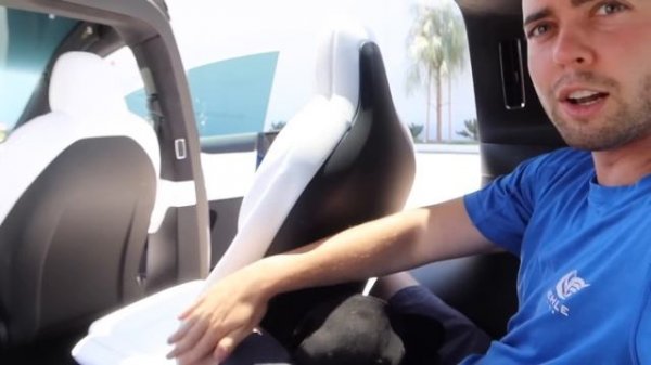 Top 7 AMAZING Features Of The Tesla Model X Plaid!