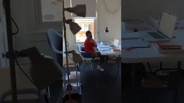 Studio Tour with Lauren Baccus & Ibtisam Zaman смотреть онлайн