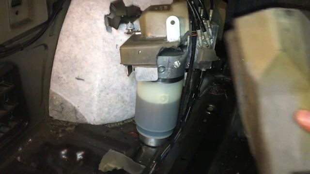 BMW Convertible Soft Top Pump Fluid Fill and Check E46 3-series смотреть онлайн