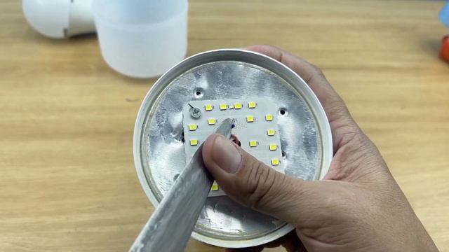 Just use a regular 1.5V battery and fix all the LED bulbs in your house. It's really easy смотреть онлайн