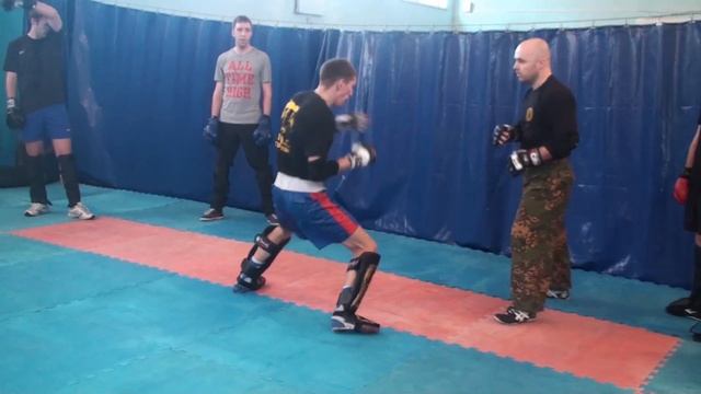 Толкай и бей рукой. Простая самооборона S.P.A.S., часть 1.