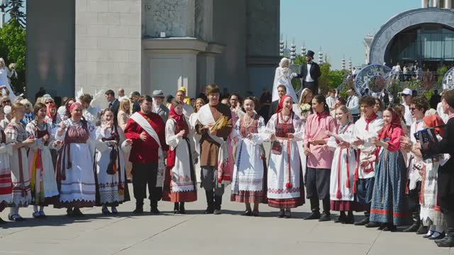 Первый Всероссийский свадебный фестиваль на ВДНХ (19.05.2024) смотреть онлайн