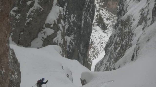 Dolomites steep skiing - Val Scura del Sassongher смотреть онлайн