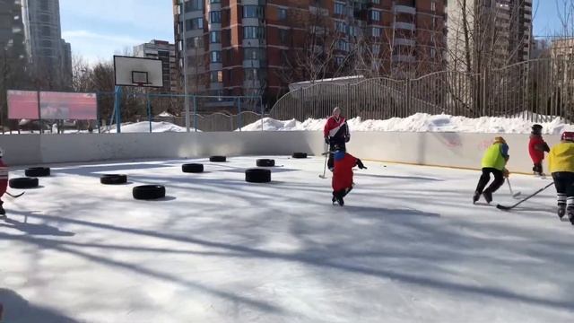 Дворовый хоккей. 17 марта 2018 г. смотреть онлайн