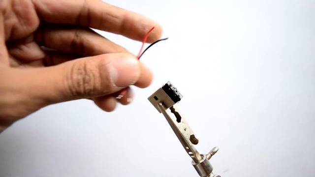 How To Make USB Killer from Bug Zapper At Home смотреть онлайн