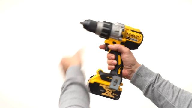 Дрель аккумуляторная ударная DEWALT DCD996P2-QW