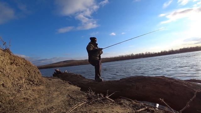 Рыбалка со спиннингом на реке Дон. Четыре дня на рыболовной базе. Готовим Судака. Рыбалка 2020 смотреть онлайн