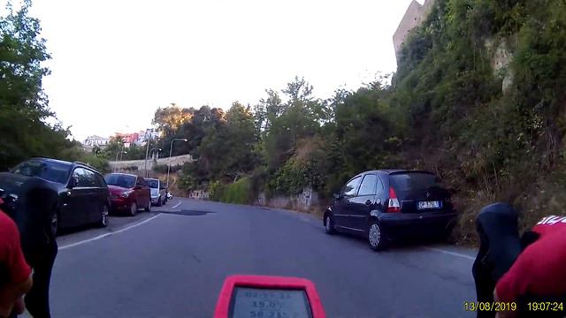 Castanea, attacco di Salvatore Nibali Ebike e controscatto di Vincenzo смотреть онлайн