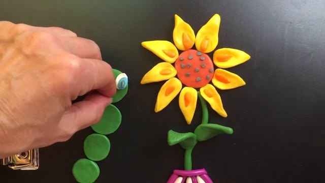 Лепим гусеницу из пластилина ??Буква Г . Развивающее видео для детей. Modeling clay for kids. смотреть онлайн