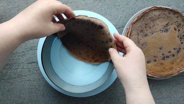 Потрясающий БЛИННЫЙ торт БЕЗ выпечки. Тонкие шоколадные блины смотреть онлайн