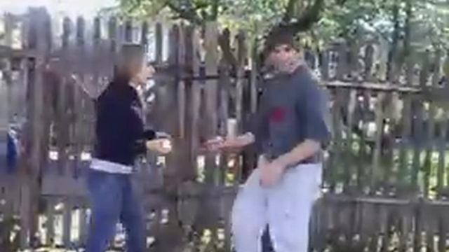 мелкая на улице смотреть онлайн