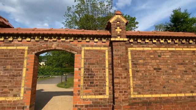 ЕВАНГЕЛИЧЕСКАЯ КЛИНИКА КОРОЛЕВЫ ЕЛИЗАВЕТЫ ХЕРЦБЕРГЕ/БЕРЛИН/СТАРИННЫЕ ЗАПИСИ НА СТЕНАХ/АНЕКДОТ смотреть онлайн