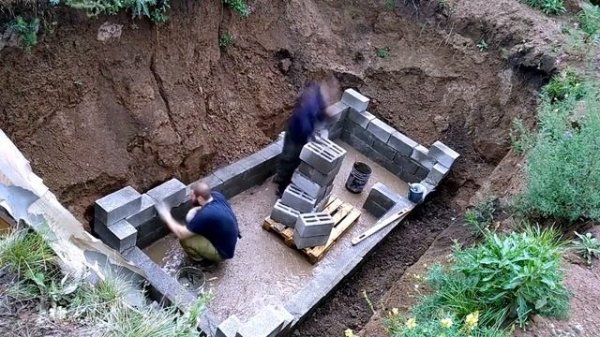 Строительство бункера своими руками.mp4