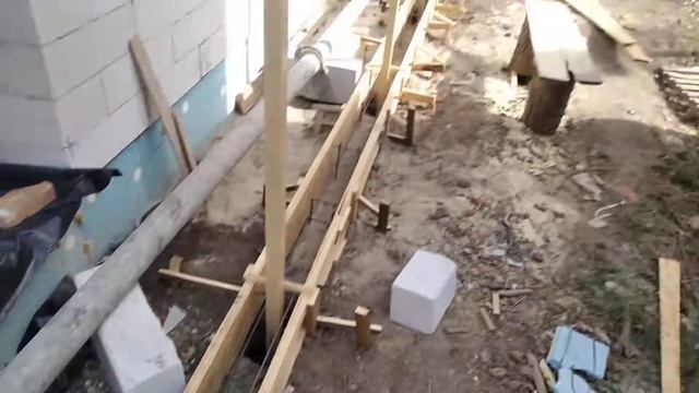 Цокольная часть забора, заливка бетона в опалубку смотреть онлайн