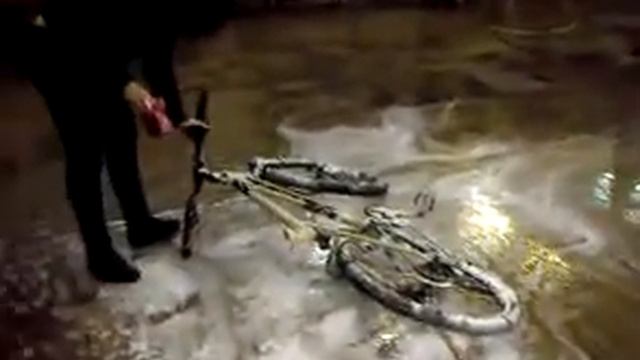 Велосипед на мойке смотреть онлайн