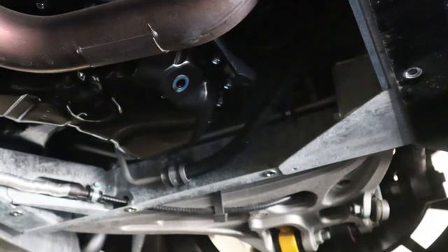 Brutal Garage | The Lotus Evora 400S gets an oil service and more! смотреть онлайн