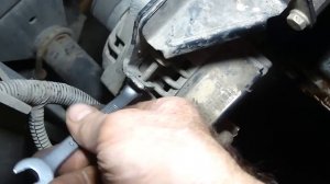 Как одеть, заменить ремень генератора на Приора! How to replace the belt of the generator VAZ 2170