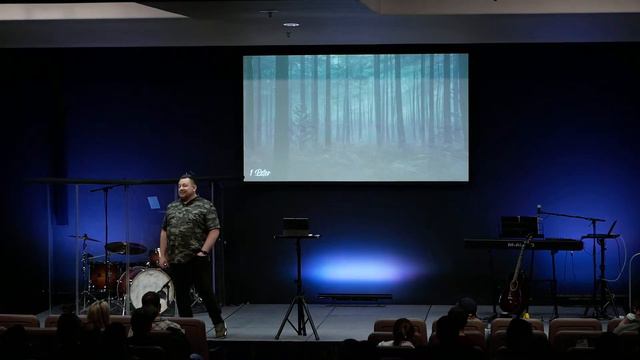 Holy Living in a Hostile World - Week 2 (10:00am) смотреть онлайн