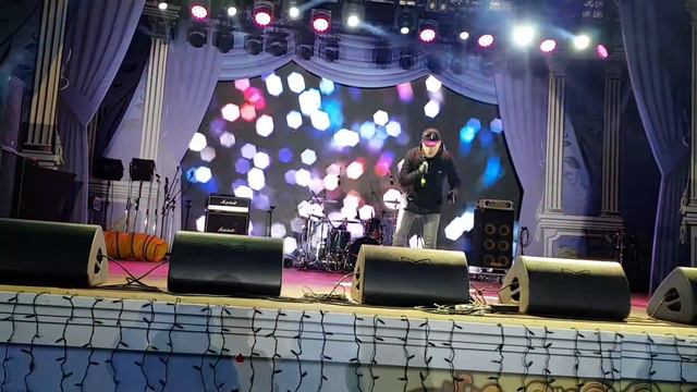 1 января, поет автор Юра Тарасов 