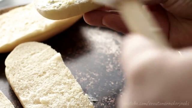 Как приготовить сырно-чесночный хлеб - Джейми Оливер