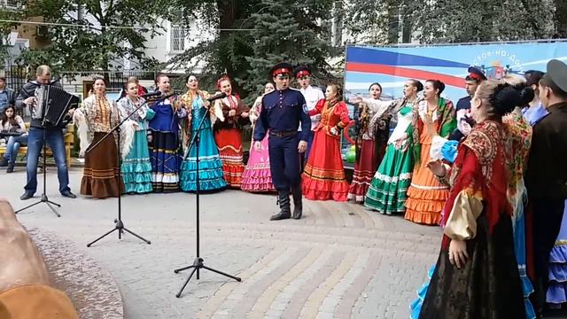 День города в Ростове 2014! Выступление казаков на улицах Ростова. (часть 2) смотреть онлайн