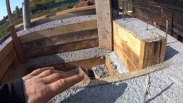 погреб из полистиролбетона залит сварил крышку . смотреть онлайн