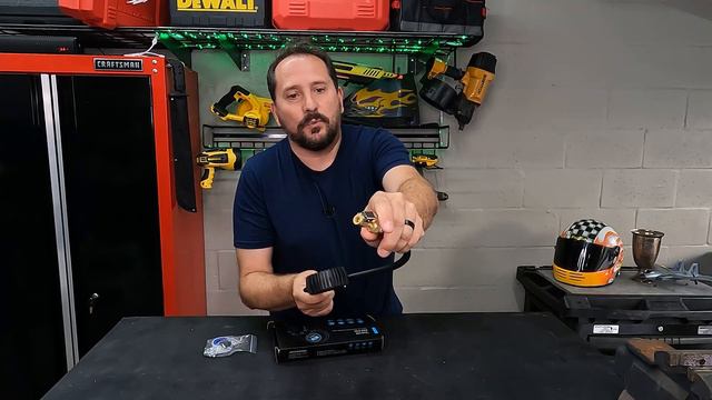 AstroAI Digital Tire Pressure Gauge with Inflator, 250 PSI Air Chuck смотреть онлайн