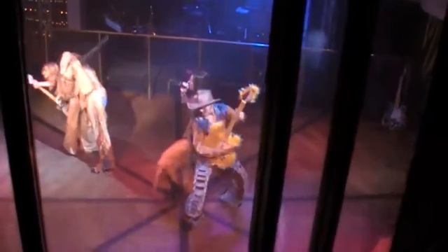 танец на пароме под индейцев NO смотреть онлайн