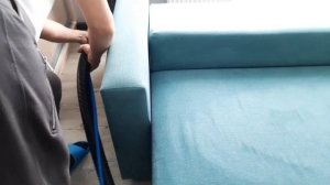 Как почистить диван от разводов