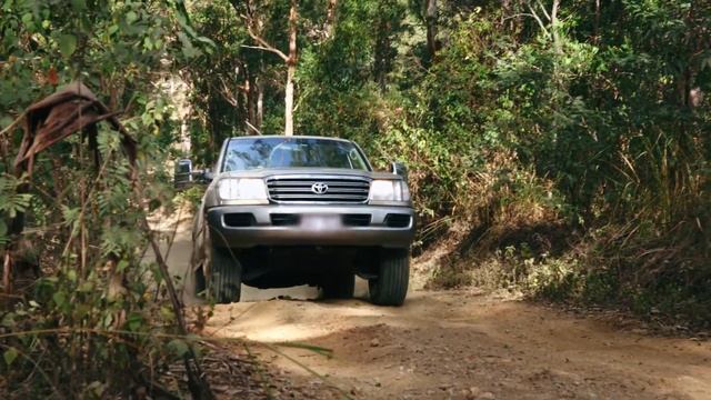 First Time 4WDing In Richards New 100 Series Landcruiser! смотреть онлайн