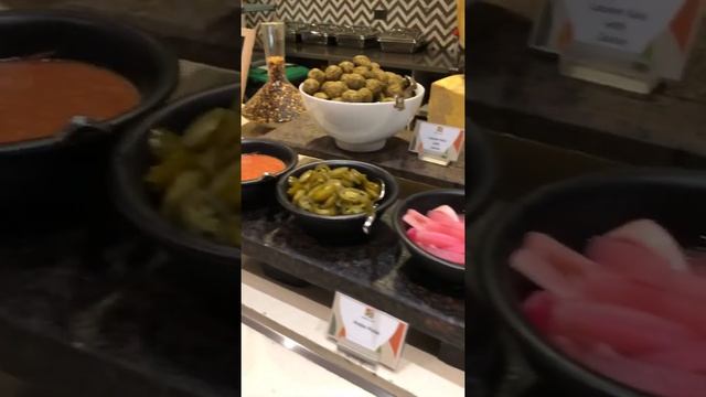 Завтраки в FAIRMONT AJMAN 5* (Эмират Аджман / ОАЭ) смотреть онлайн