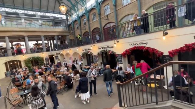 Unveiling Covent Garden's Hidden Secrets: Sass & Belle Christmas Decorations смотреть онлайн