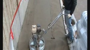 Видеоурок "Затирка бетона на небольших площадях"