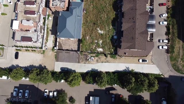 Продам участок 10 соток ИЖС, все коммуникации, участок расположен в центре Фестивального м-на. смотреть онлайн