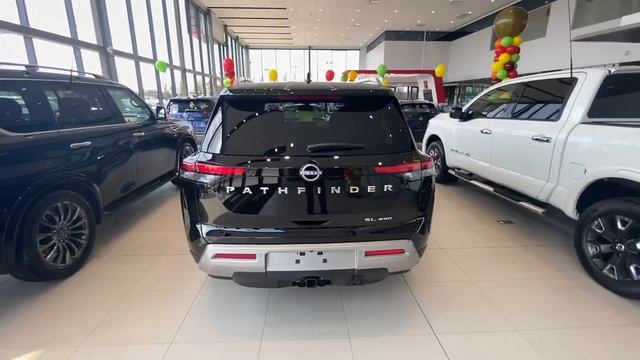 2022 Nissan Pathfinder SL Premium 4WD For Kenisha