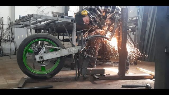 Самодельный мотоцикл (часть 1) смотреть онлайн