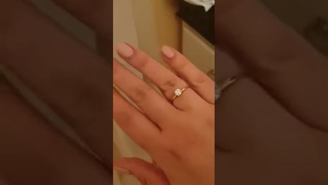 Кольцо с Большим бриллиантом 0.44 смотреть онлайн