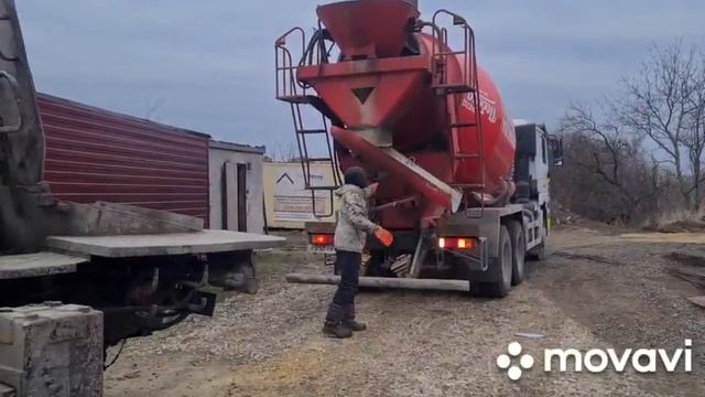 Заливаем плиту в выходной/Белострой все строит! смотреть онлайн