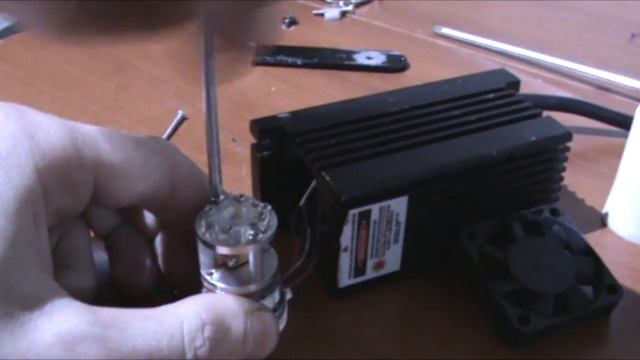 Разбираем лазерный модуль 473nm 100mw смотреть онлайн